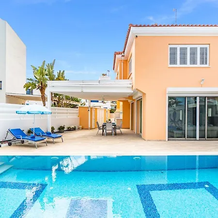 Elliana By Ezoria Vila *